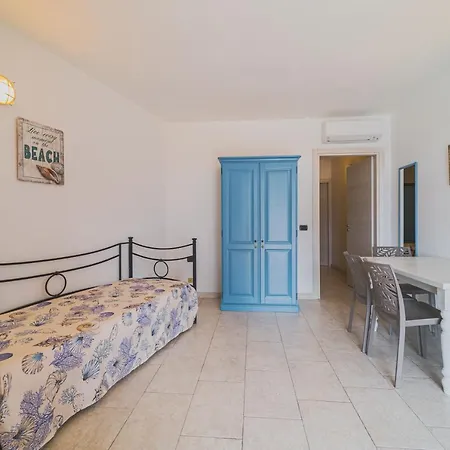 Rosi Aparthotel
