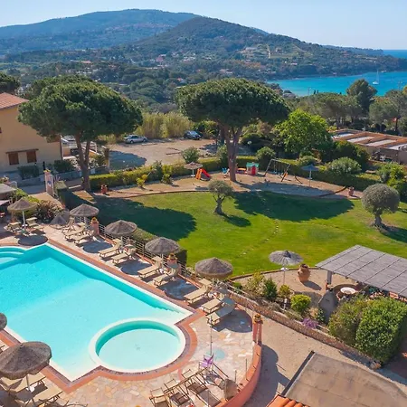 Rosi 4* كابوليفيري