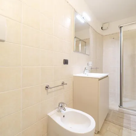 Rosi Aparthotel 3*